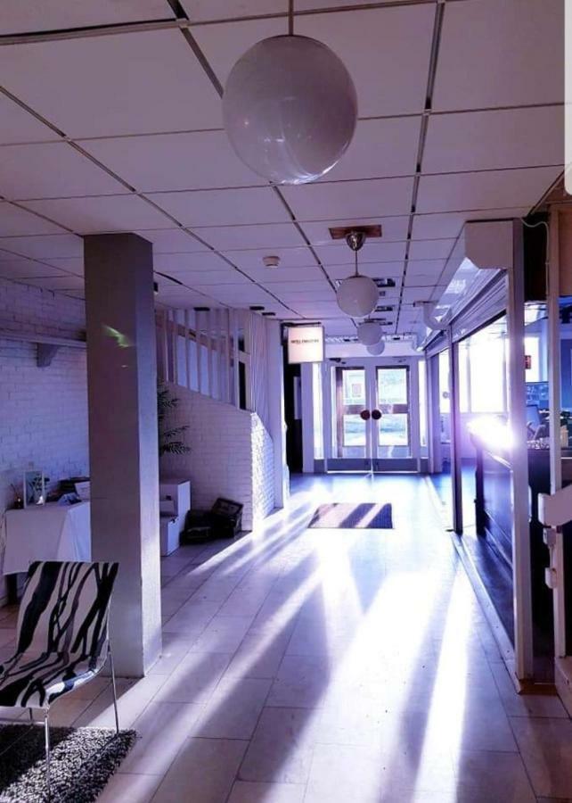 Hotell 埃斯基尔斯蒂纳 外观 照片